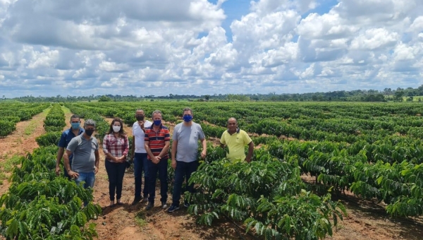 Vice-governador Rocha e deputada Mara cumprem agenda em Acrelândia